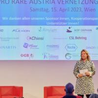 Pamela Grün führt durch den Rare Disease Day
