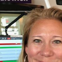 Pamela Grün im Radio Wien Sendestudio