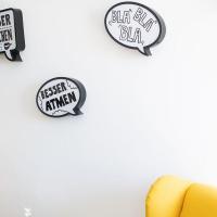 Sprechblasenwand